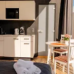 Pulli Country Club - Private Sauna & River View Apartment Parnu