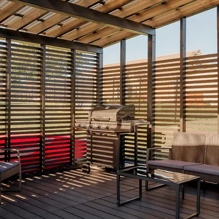 Pulli Country Club - Private Sauna & River View Lejlighed Pärnu