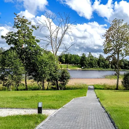 Pulli Country Club - Private Sauna & River View Lejlighed *