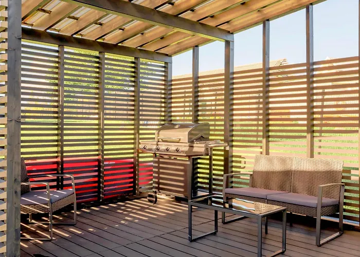 Pulli Country Club - Private Sauna & River View Lejlighed *